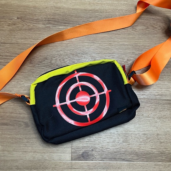 Nerf officially licensed sling bag - Picture 2 of 2